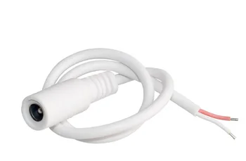 Бяла розетка DC5.5, захранващ кабел, електронна играчка, интерфейс на електронното устройство.